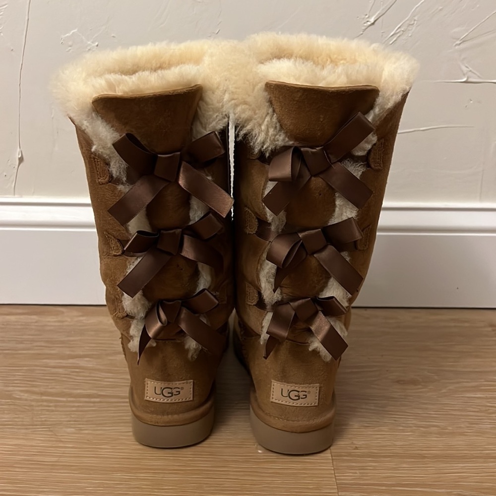 UGG Tall Bailey Bow Chesnut